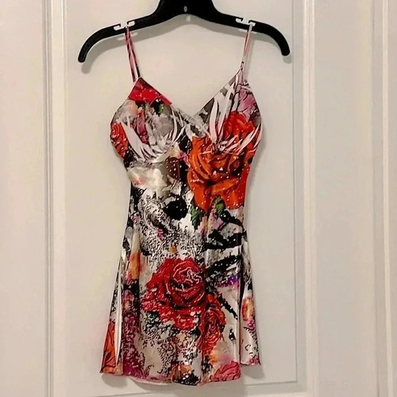 Medium Y2K Silk Feel Boutique Coastal Chic Floral Cami - Picture 2 of 16